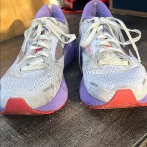 Brooks Adrenaline GTS 22 Women’s 10